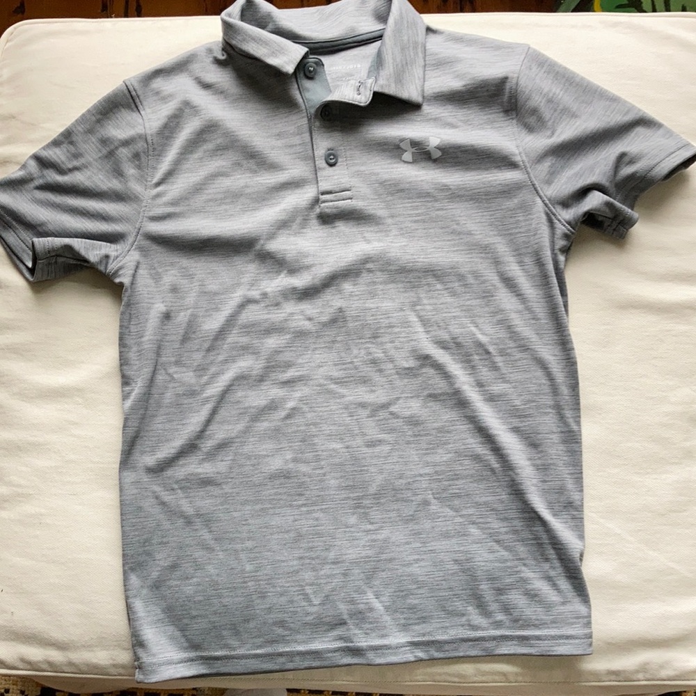 New never worn Under Armor boys collared shirt